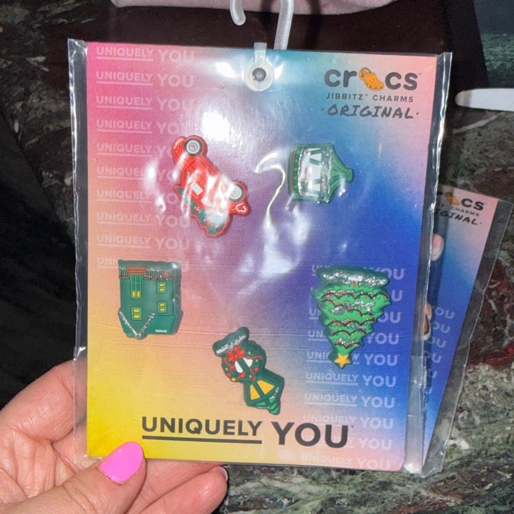 Crocs Jibbitz Holiday Charm Set - Multicolor bundle - Picture 3 of 4